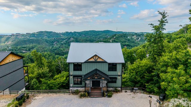 704 Topside Road, Gatlinburg, TN 37738