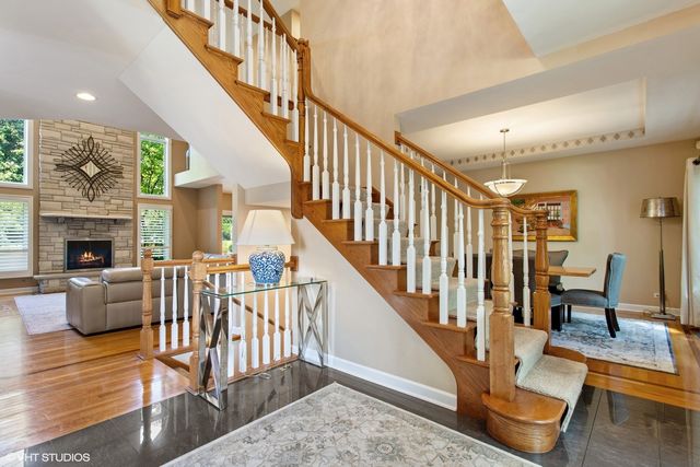 8840 Royal Drive, Burr Ridge, IL 60527