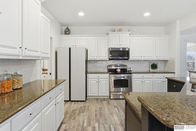 15937 Grebe Street, Bennington, NE 68007