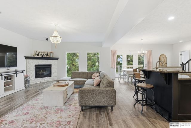 15937 Grebe Street, Bennington, NE 68007