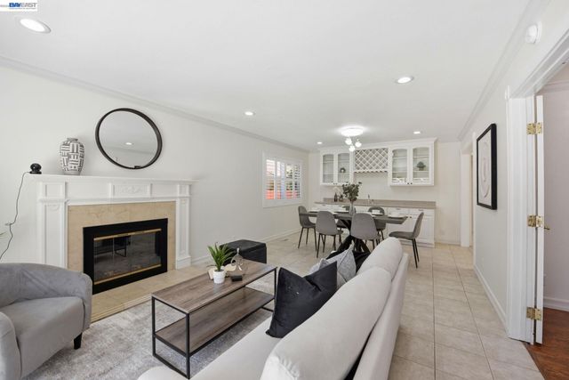 42447 Paseo Padre Pkwy, Fremont, CA 94539