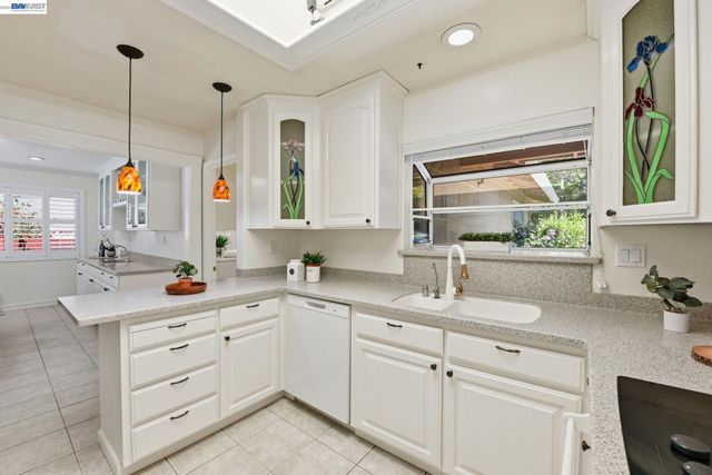 42447 Paseo Padre Pkwy, Fremont, CA 94539