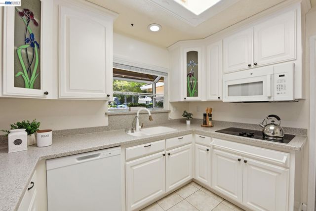 42447 Paseo Padre Pkwy, Fremont, CA 94539