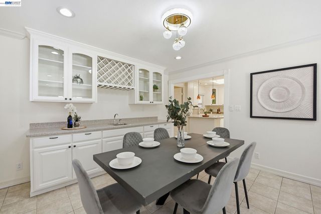42447 Paseo Padre Pkwy, Fremont, CA 94539