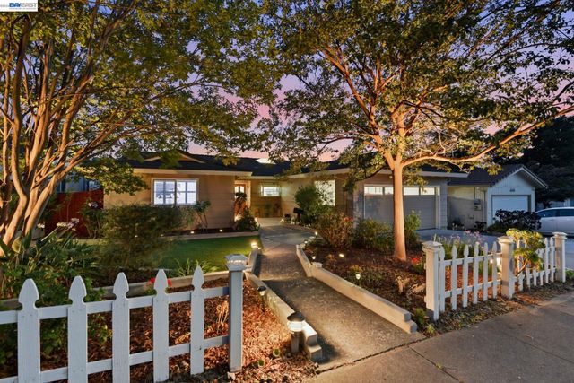42447 Paseo Padre Pkwy, Fremont, CA 94539