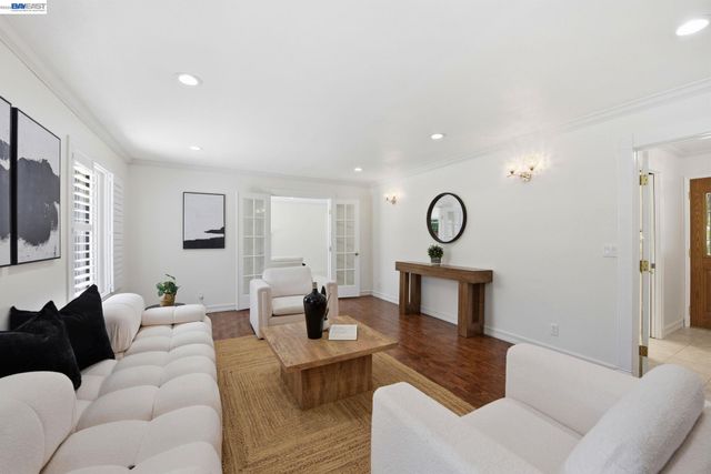 42447 Paseo Padre Pkwy, Fremont, CA 94539