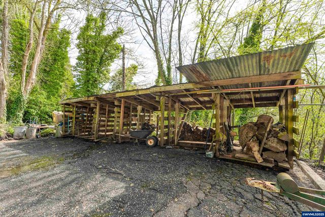 32763 Berlin Rd, Lebanon, OR 97355