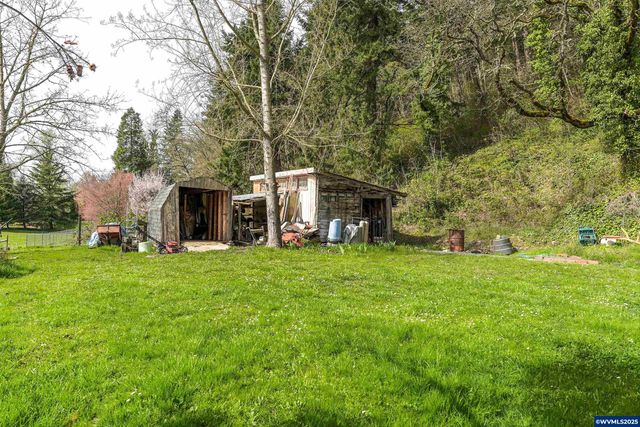 32763 Berlin Rd, Lebanon, OR 97355