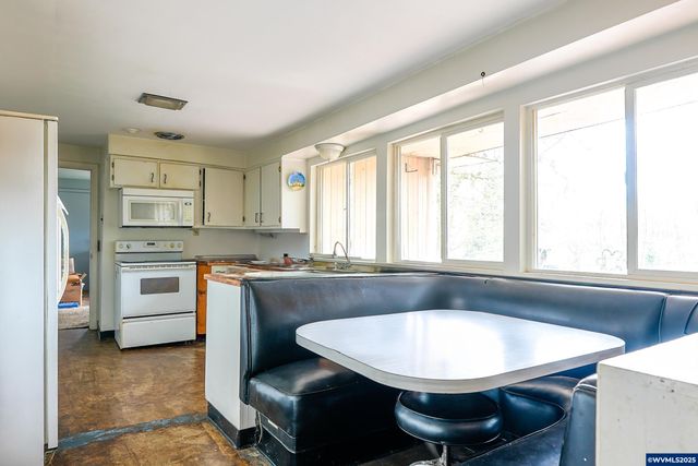 32763 Berlin Rd, Lebanon, OR 97355