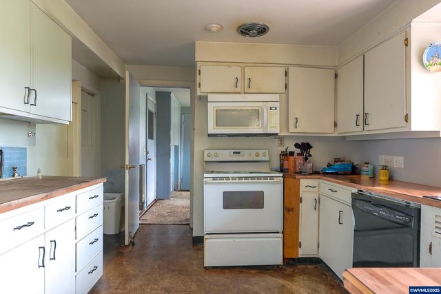 32763 Berlin Rd, Lebanon, OR 97355
