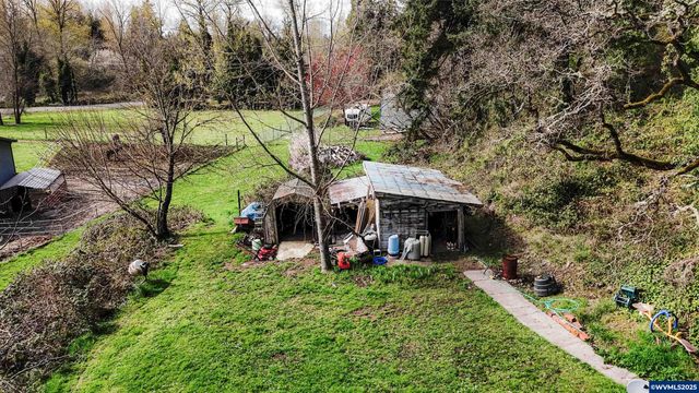 32763 Berlin Rd, Lebanon, OR 97355