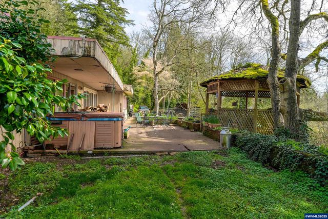 32763 Berlin Rd, Lebanon, OR 97355