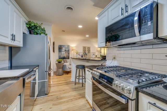 617 Franklin Square Court B, Johnson City, TN 37604