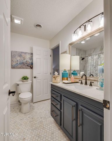 617 Franklin Square Court B, Johnson City, TN 37604