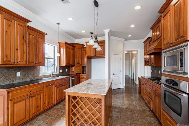 15454 Summer Trace Dr, Prairieville, LA 70769