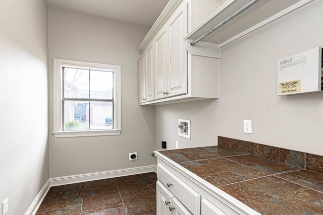 15454 Summer Trace Dr, Prairieville, LA 70769