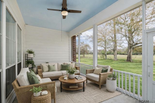 15454 Summer Trace Dr, Prairieville, LA 70769