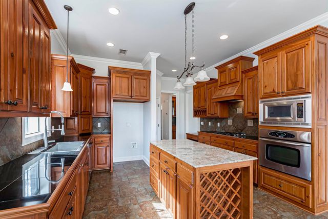 15454 Summer Trace Dr, Prairieville, LA 70769