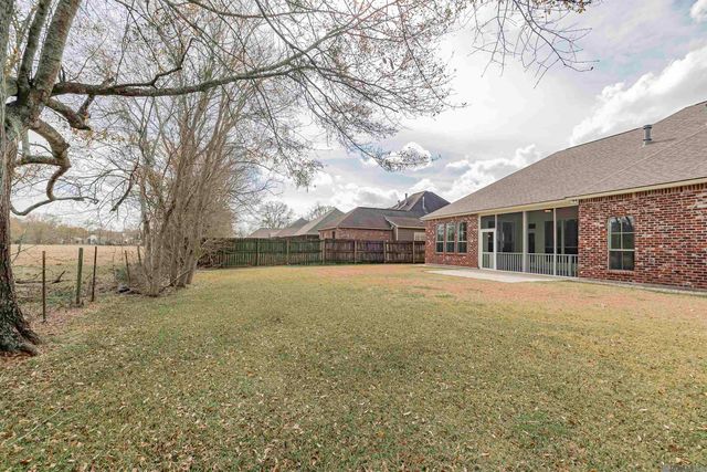 15454 Summer Trace Dr, Prairieville, LA 70769