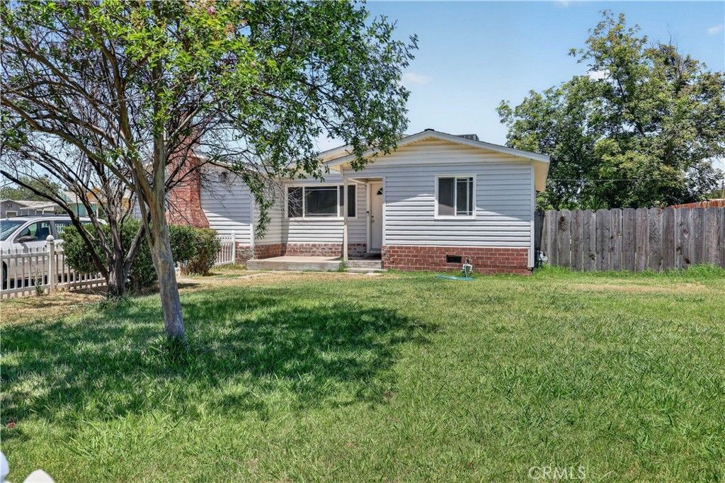 Image 1 of property listing at 1565 E Santa Fe, Merced, CA 95340