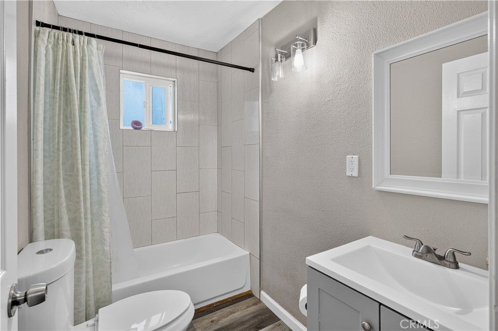 Image 10 of property listing at 1565 E Santa Fe, Merced, CA 95340