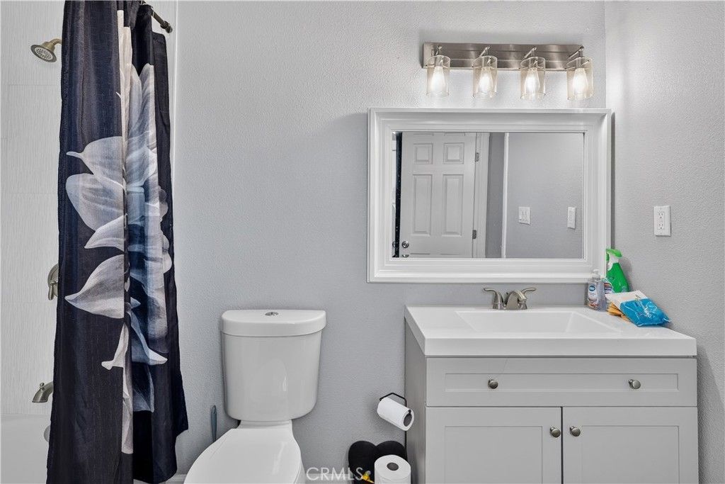 Image 18 of property listing at 1565 E Santa Fe, Merced, CA 95340