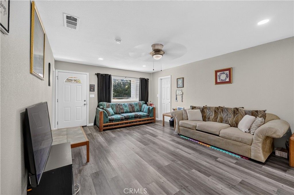 Image 3 of property listing at 1565 E Santa Fe, Merced, CA 95340