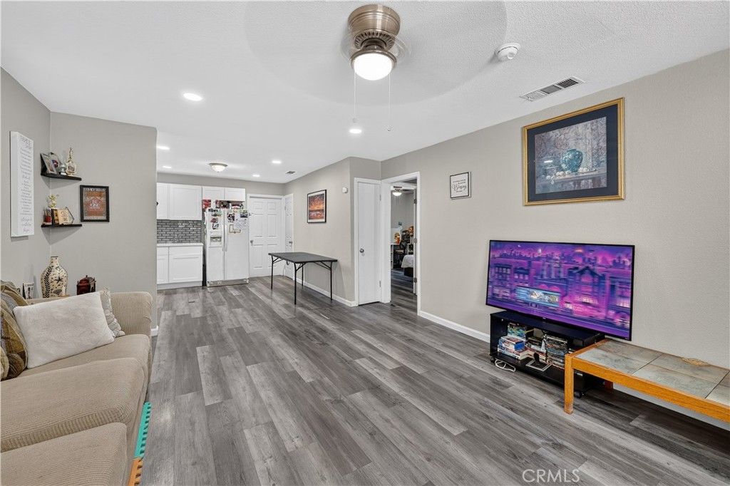 Image 5 of property listing at 1565 E Santa Fe, Merced, CA 95340