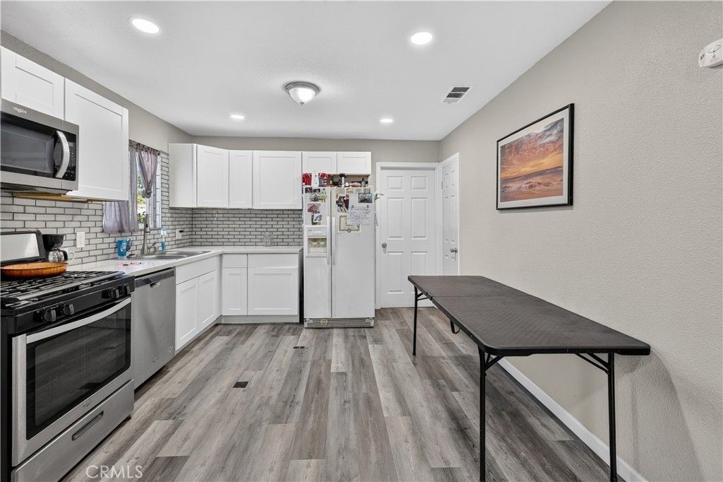 Image 6 of property listing at 1565 E Santa Fe, Merced, CA 95340