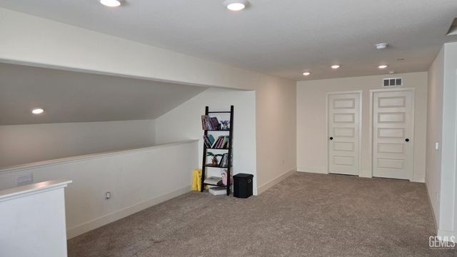 9007 Miranda Garden Street, Bakersfield, CA 93311