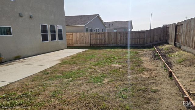 9007 Miranda Garden Street, Bakersfield, CA 93311