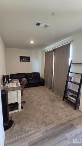 9007 Miranda Garden Street, Bakersfield, CA 93311