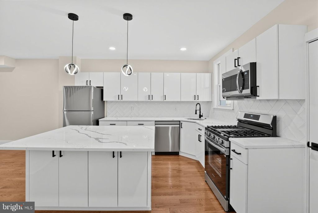 1524 S 30TH ST, PHILADELPHIA, PA 19146 — photo 2