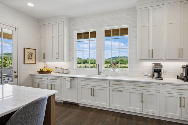 3580 Gray Ln, Thompsons Station, TN 37179