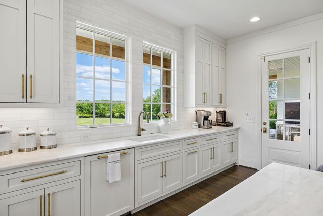 3580 Gray Ln, Thompsons Station, TN 37179
