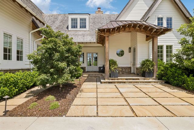 3580 Gray Ln, Thompsons Station, TN 37179