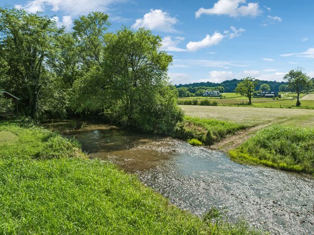3580 Gray Ln, Thompsons Station, TN 37179