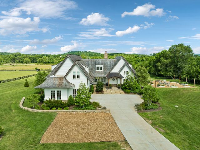 3580 Gray Ln, Thompsons Station, TN 37179
