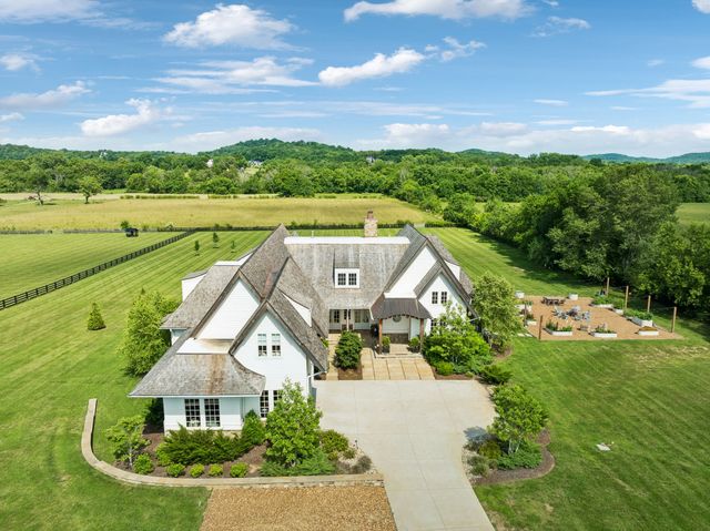 3580 Gray Ln, Thompsons Station, TN 37179