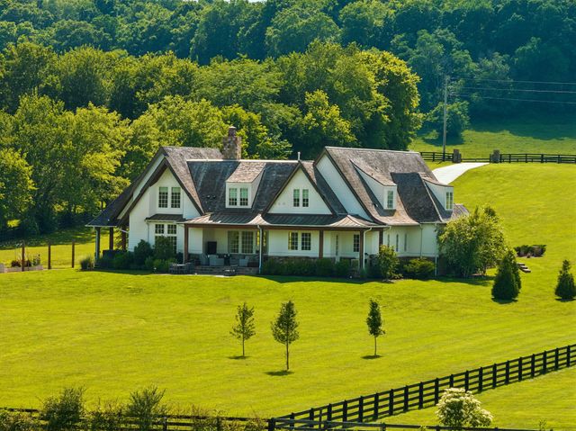 3580 Gray Ln, Thompsons Station, TN 37179