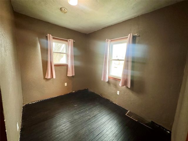333 S 12th Street, Chariton, IA 50049