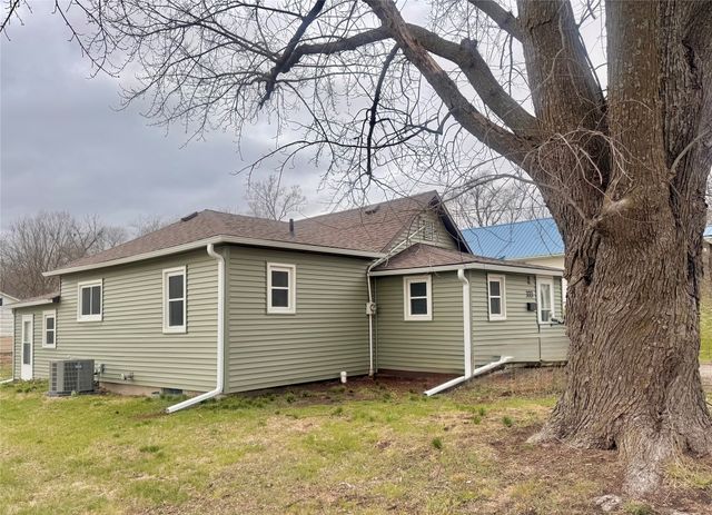 333 S 12th Street, Chariton, IA 50049