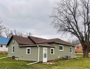 333 S 12th Street, Chariton, IA 50049