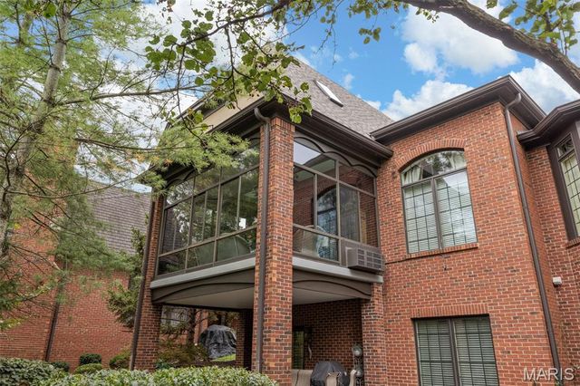 6 Upper Conway Lane, Chesterfield, MO 63017