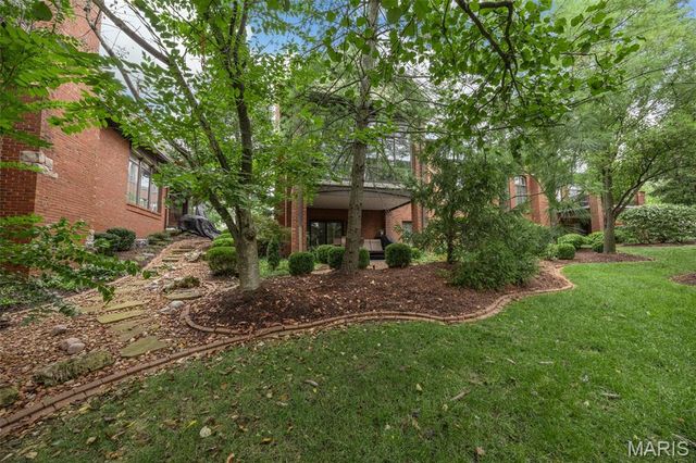 6 Upper Conway Lane, Chesterfield, MO 63017