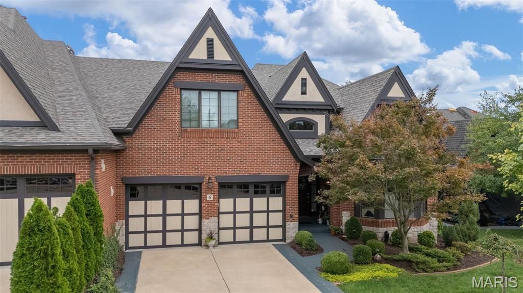 6 Upper Conway Lane, Chesterfield, MO 63017