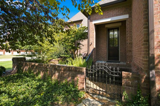 11 Middleton Park Ln, Nashville, TN 37215