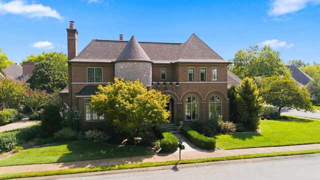 11 Middleton Park Ln, Nashville, TN 37215