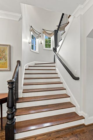 11 Middleton Park Ln, Nashville, TN 37215