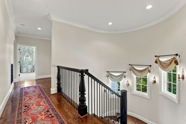 11 Middleton Park Ln, Nashville, TN 37215